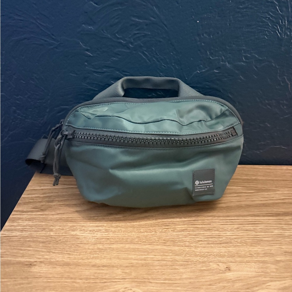 lululemon Green Crossbody/Bum Bag